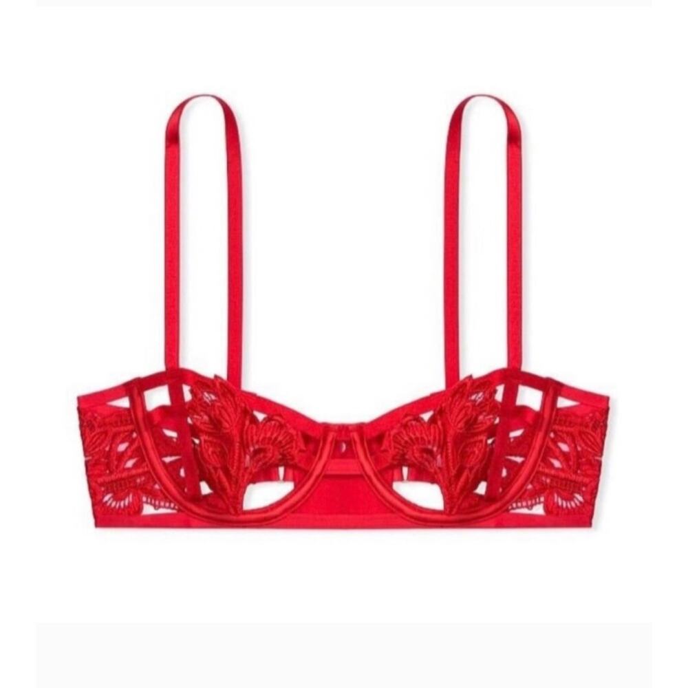Victoria's Secret Red Cut Out Peekaboo Bra NWT